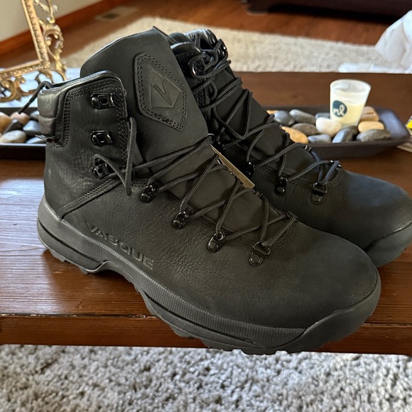Vasque St. Elias Black Hiking Boots